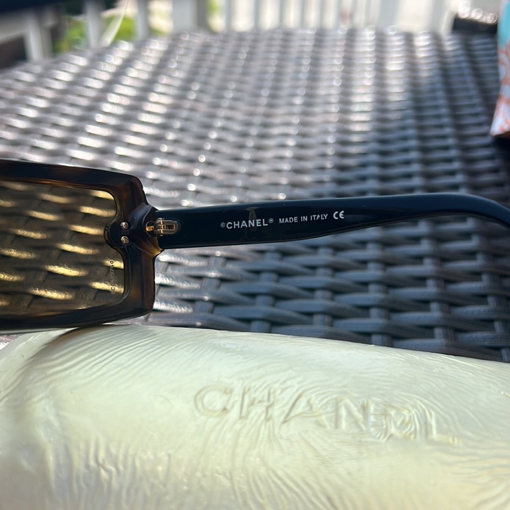 Vintage Chanel Sunglasses - Picture 3 of 4
